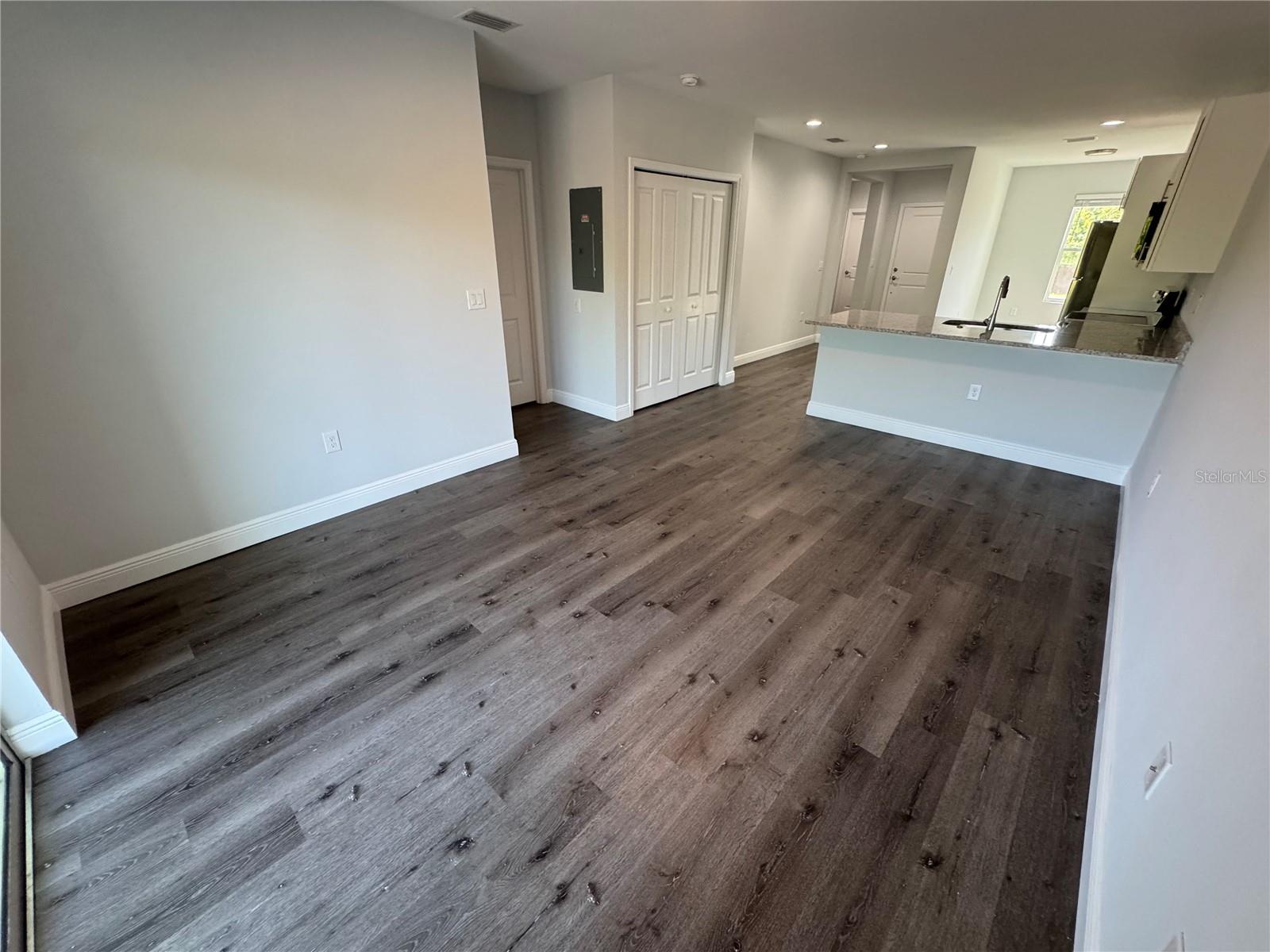 Image 3 of 13 For 11226 Kimberly