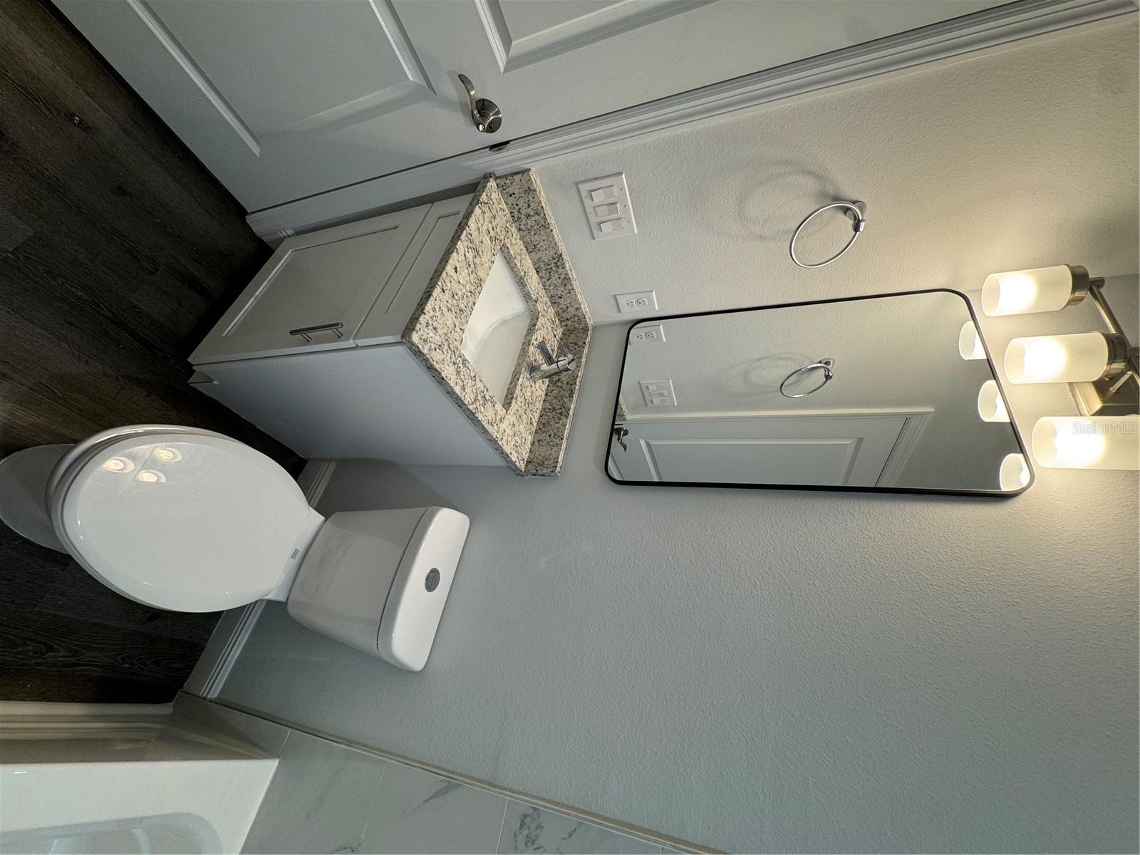 Image 4 of 13 For 11226 Kimberly