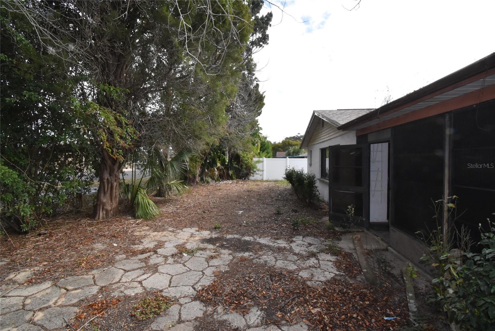 Image 11 of 24 For 7615 Karen Drive