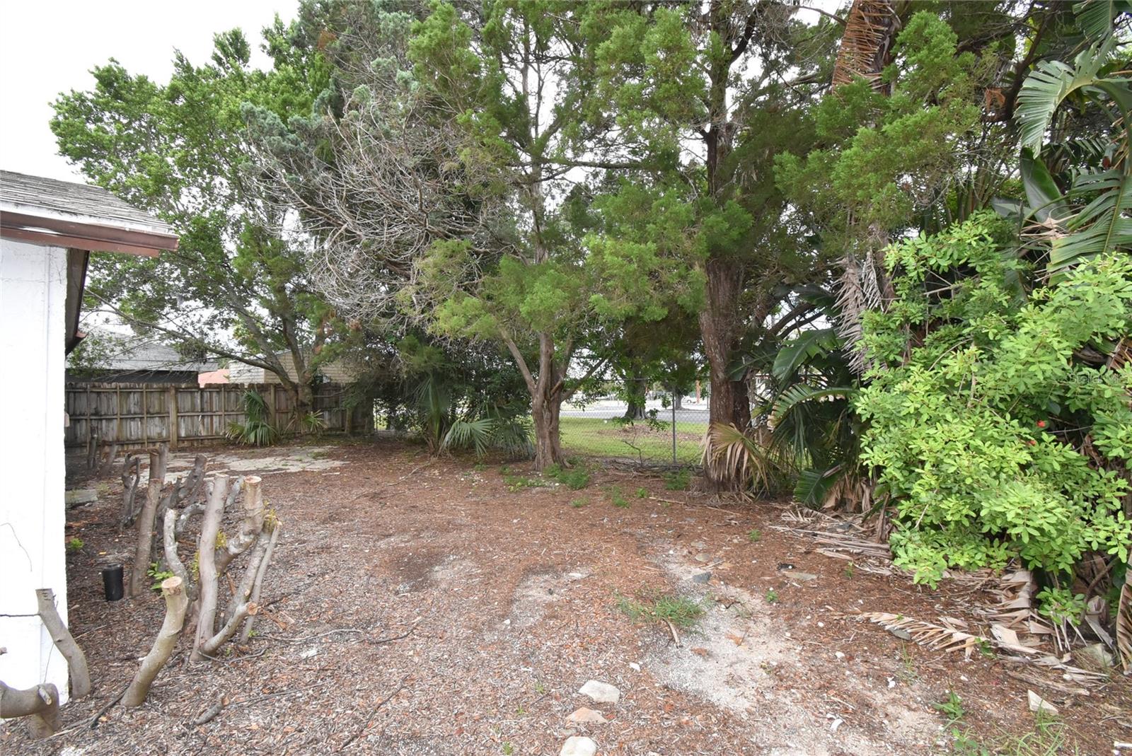 Image 9 of 24 For 7615 Karen Drive