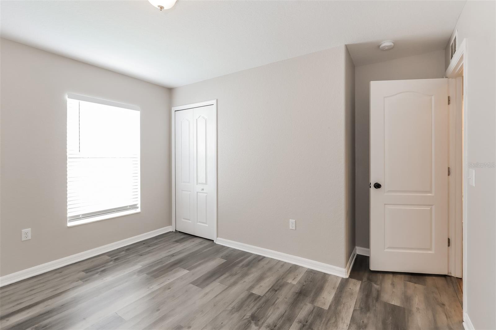 Listing photo id 10 for 6515 Evergreen Park Dr