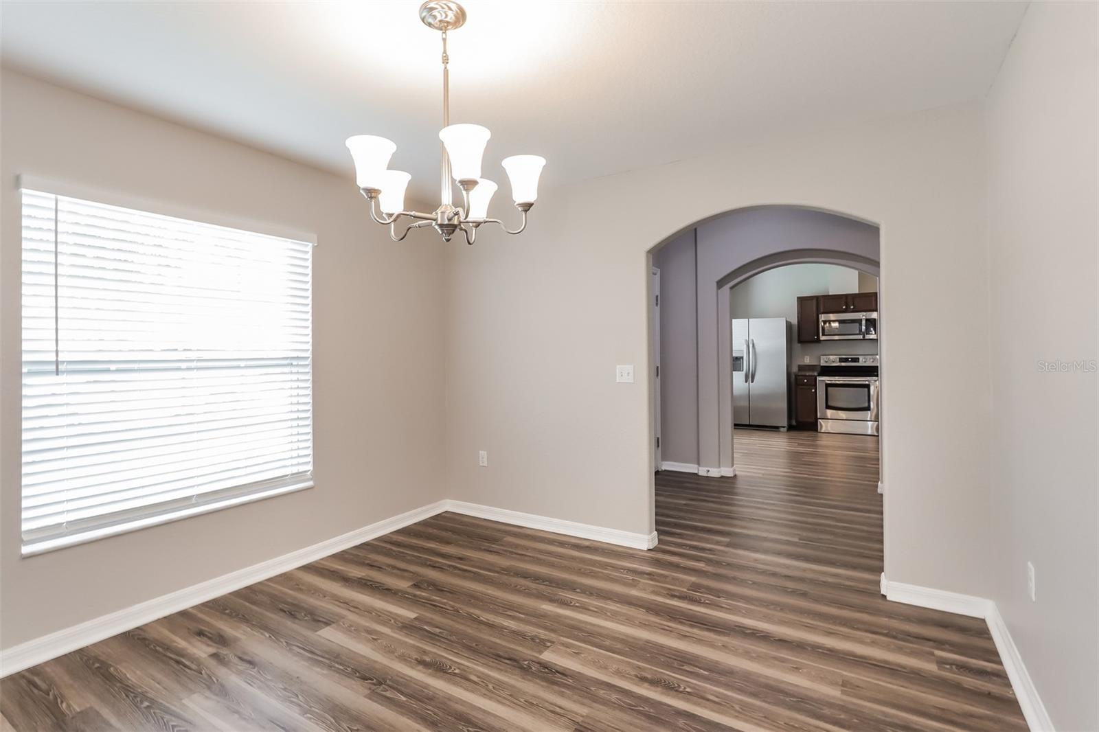 Listing photo id 1 for 6515 Evergreen Park Dr