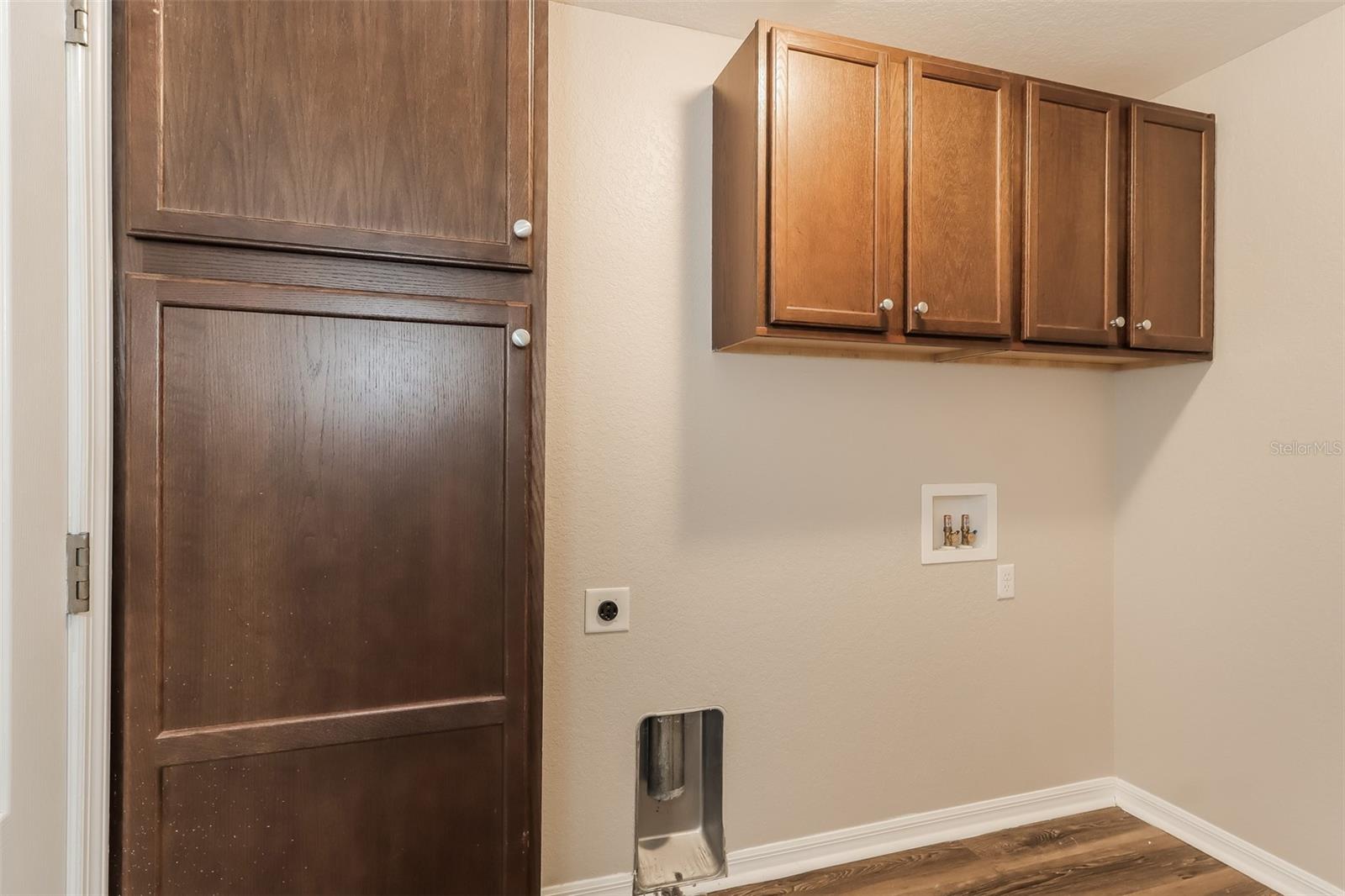 Listing photo id 4 for 6515 Evergreen Park Dr