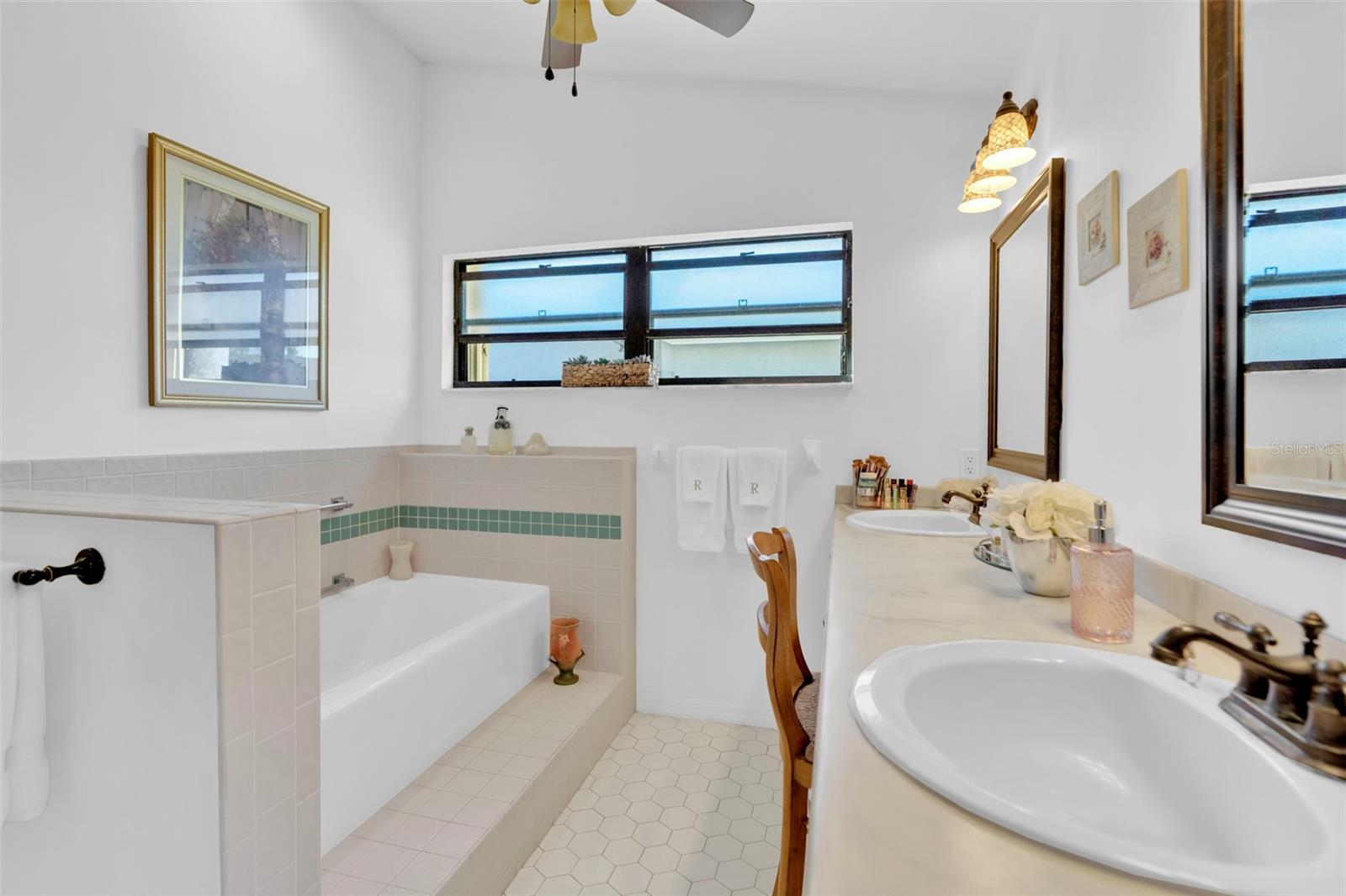 Image 26 of 60 For 8866 Banyan Cove Circle