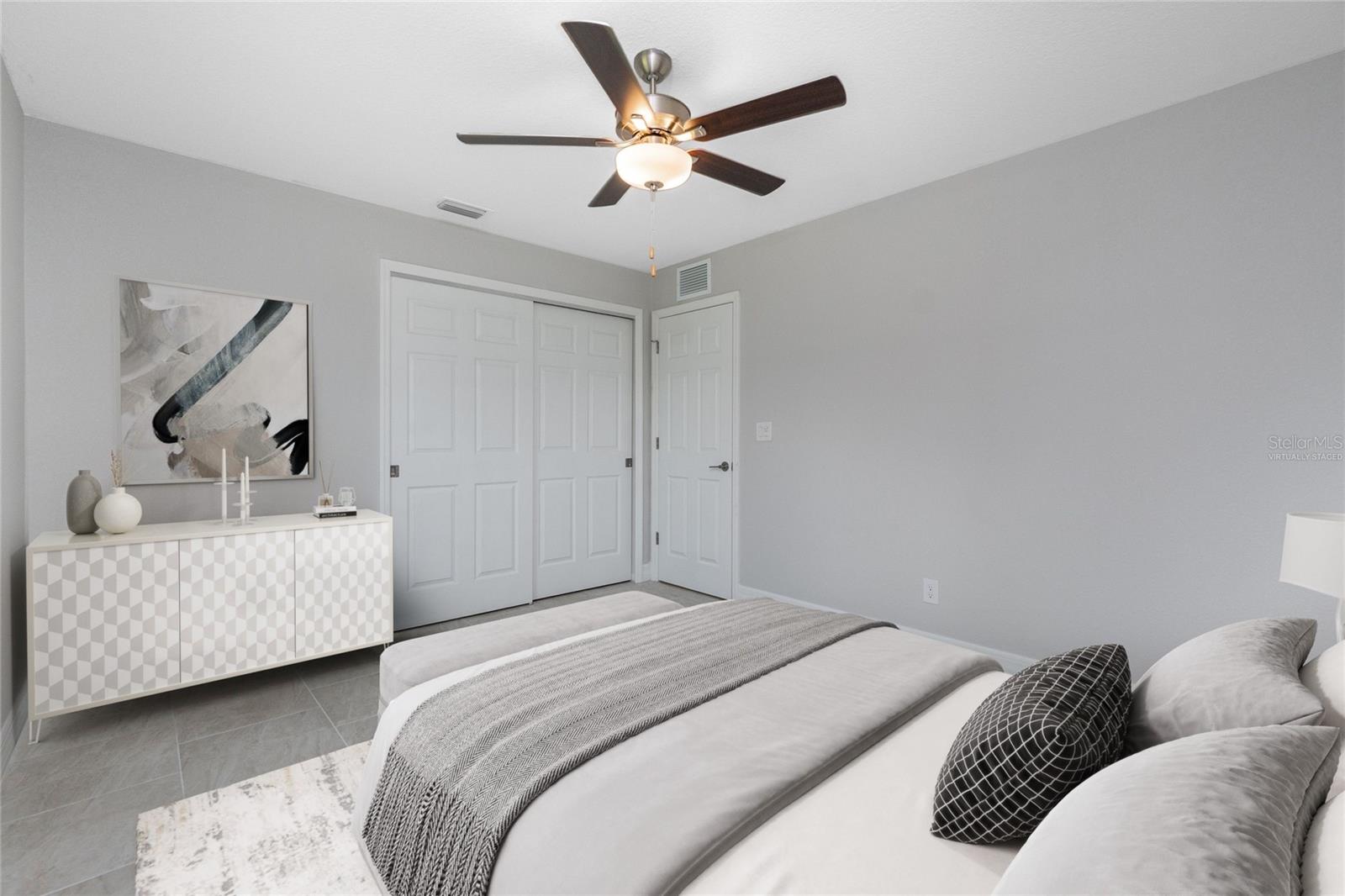 Listing photo id 16 for 1763 New London Street