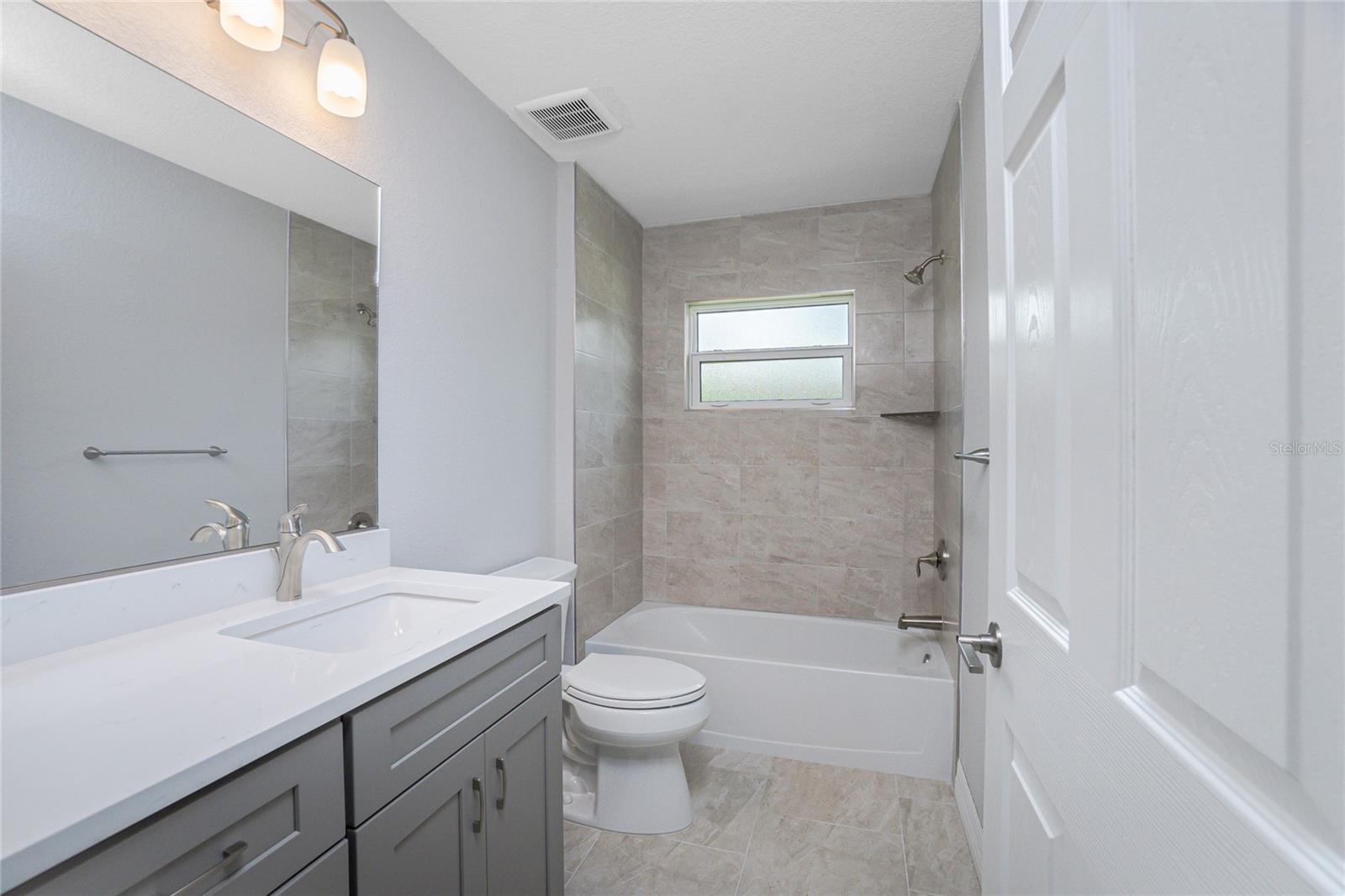 Listing photo id 20 for 1763 New London Street