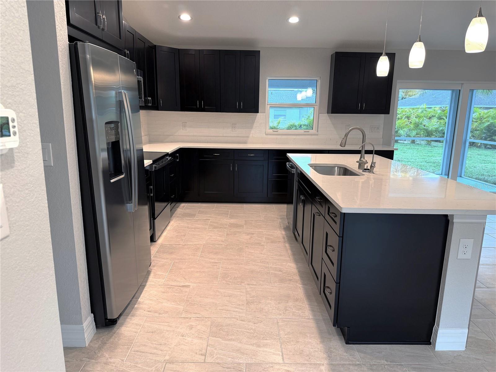 Listing photo id 7 for 1763 New London Street