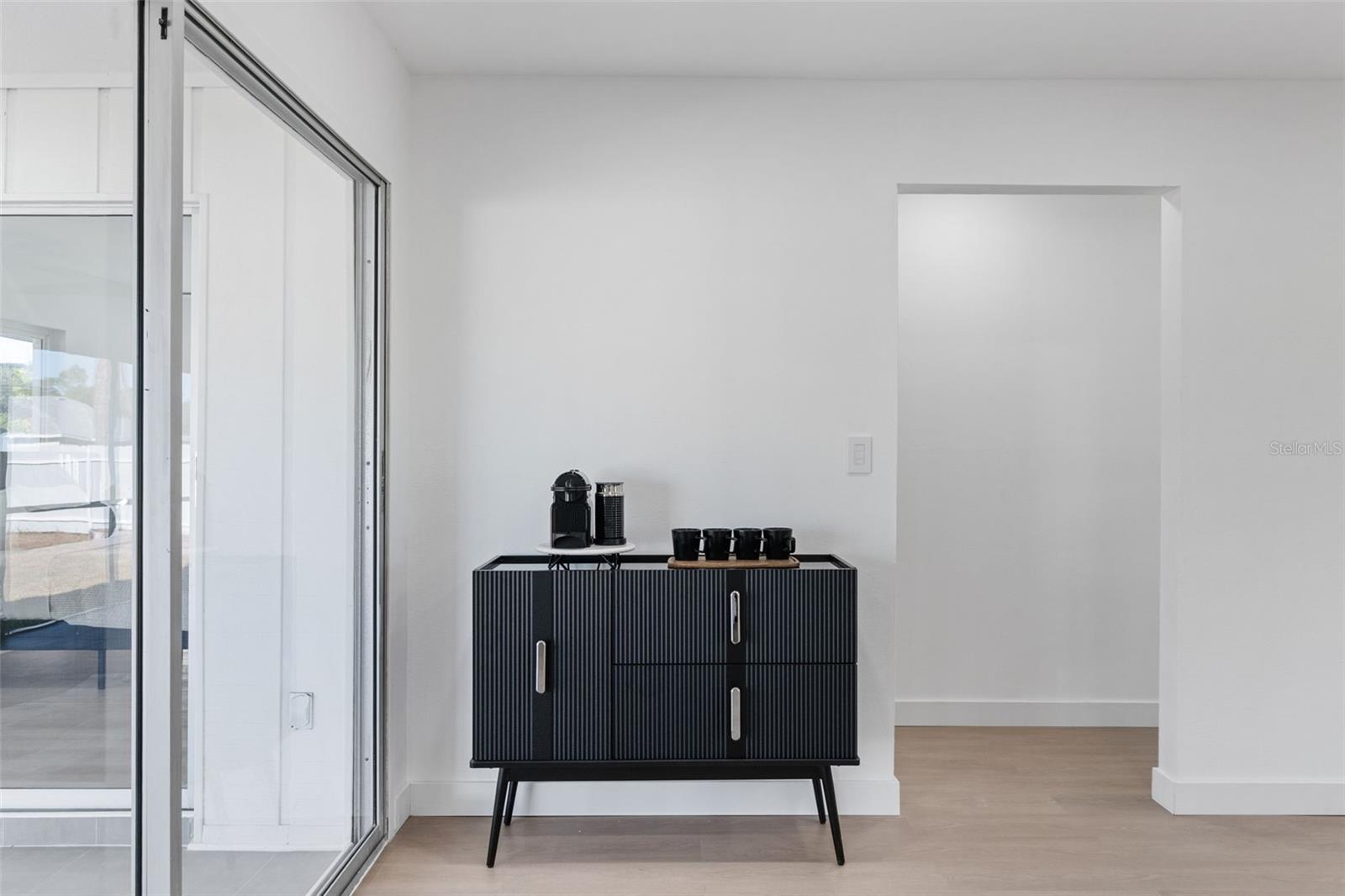 Image 13 of 52 For 2506 Lakeshore Circle