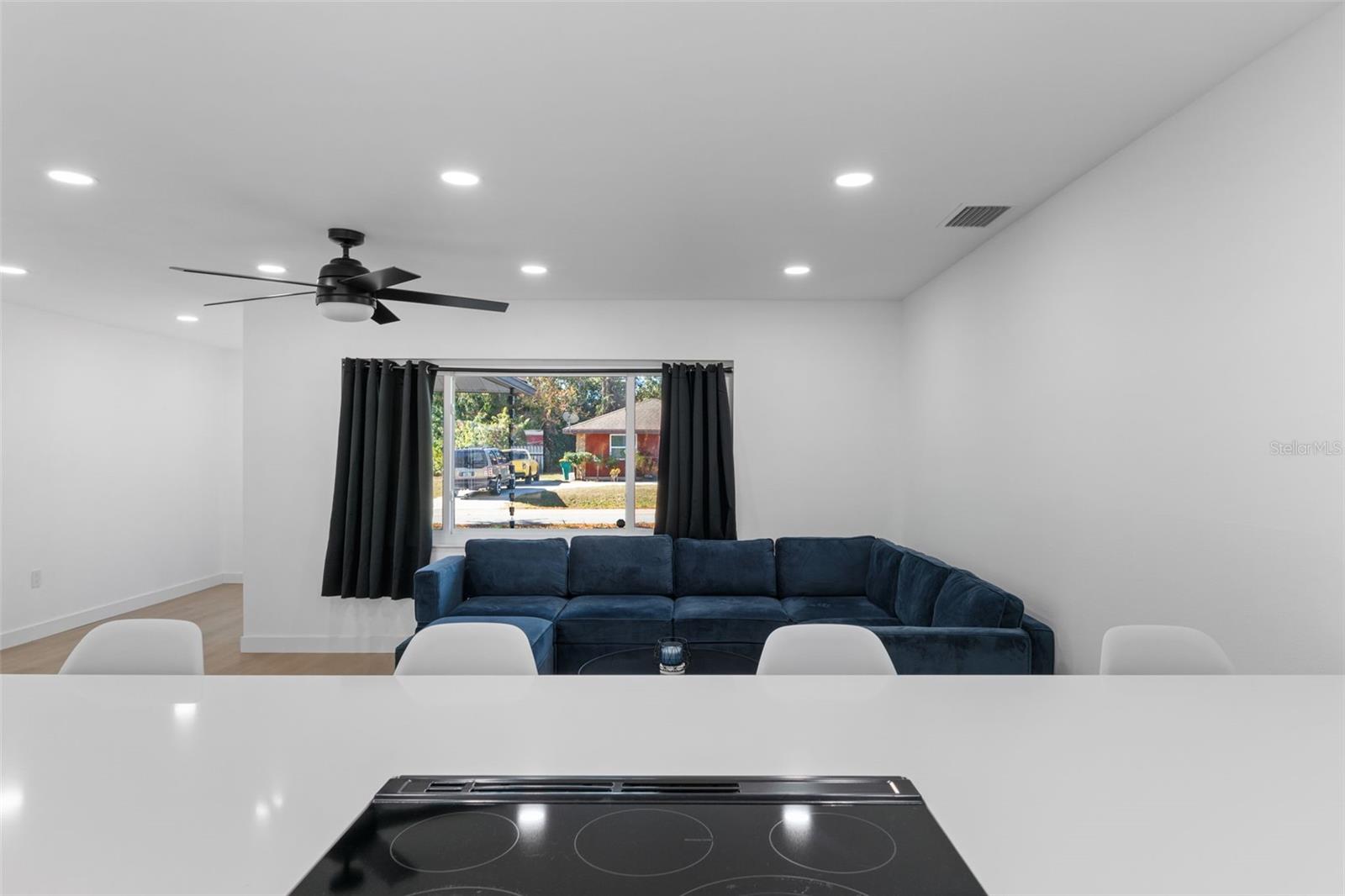 Image 15 of 52 For 2506 Lakeshore Circle