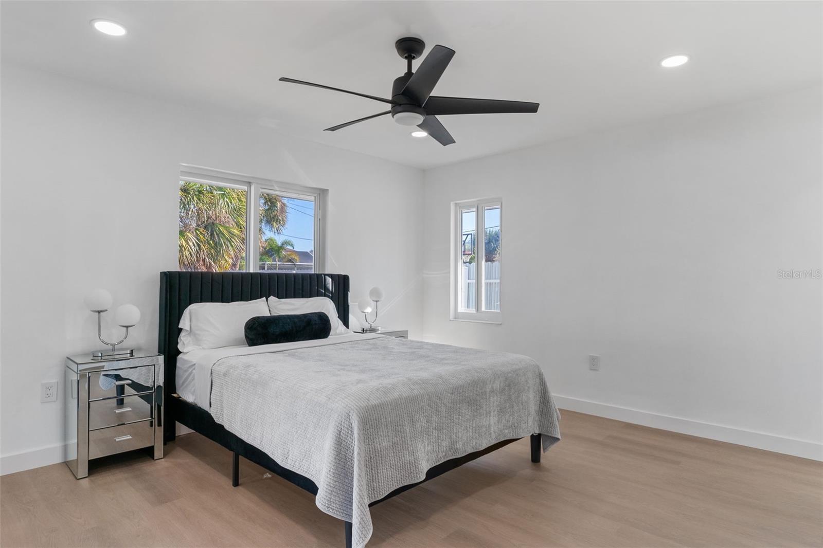 Image 19 of 52 For 2506 Lakeshore Circle