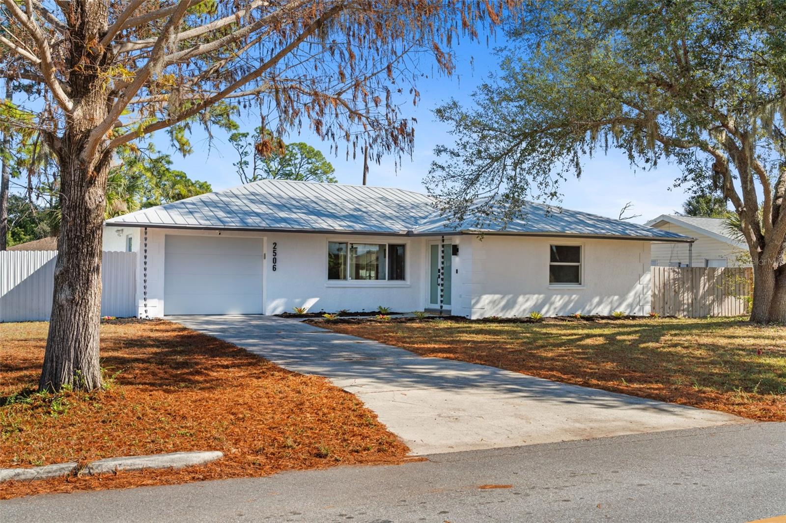 Image 2 of 52 For 2506 Lakeshore Circle