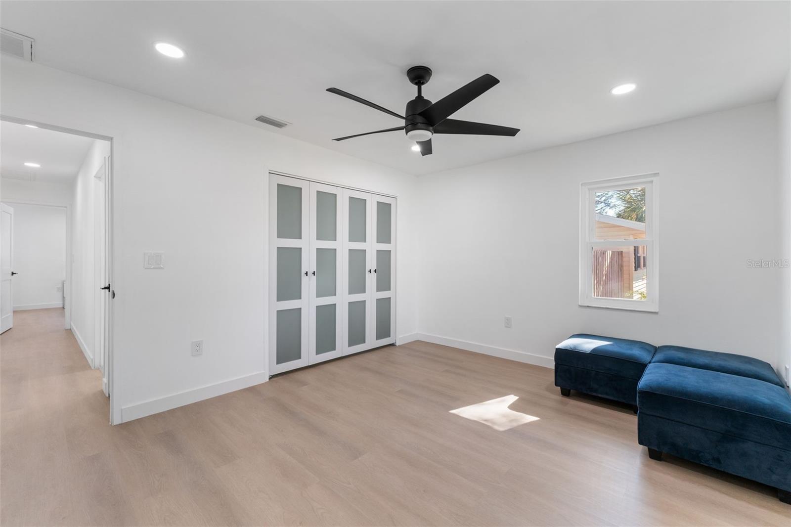 Image 26 of 52 For 2506 Lakeshore Circle