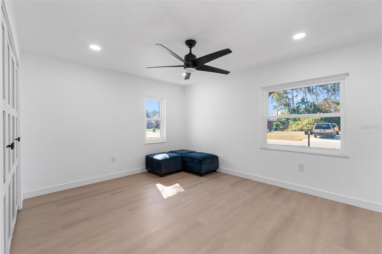 Image 27 of 52 For 2506 Lakeshore Circle