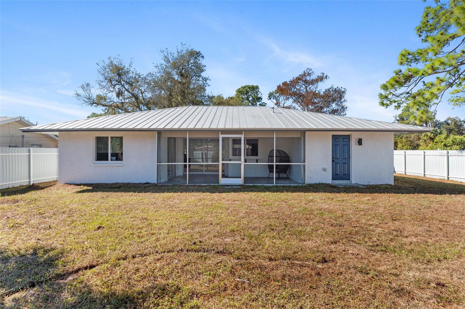 Image 35 of 52 For 2506 Lakeshore Circle