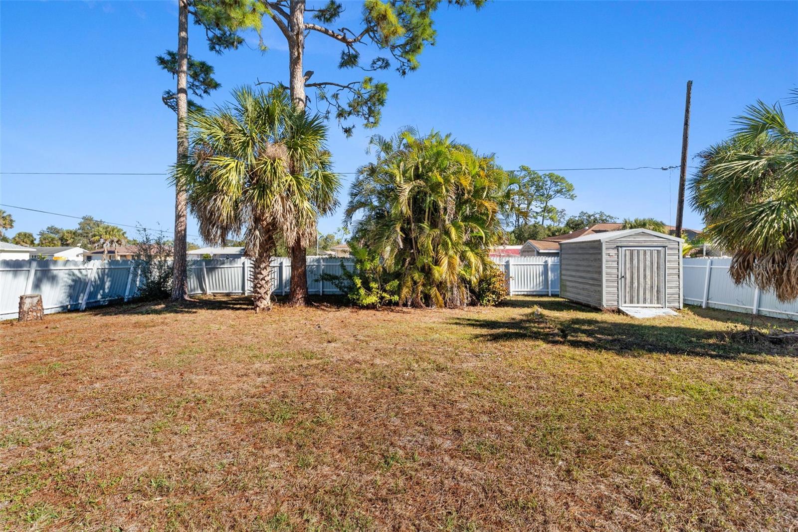 Image 36 of 52 For 2506 Lakeshore Circle