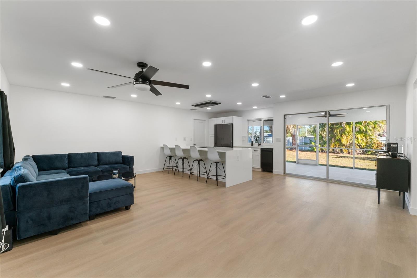 Image 8 of 52 For 2506 Lakeshore Circle