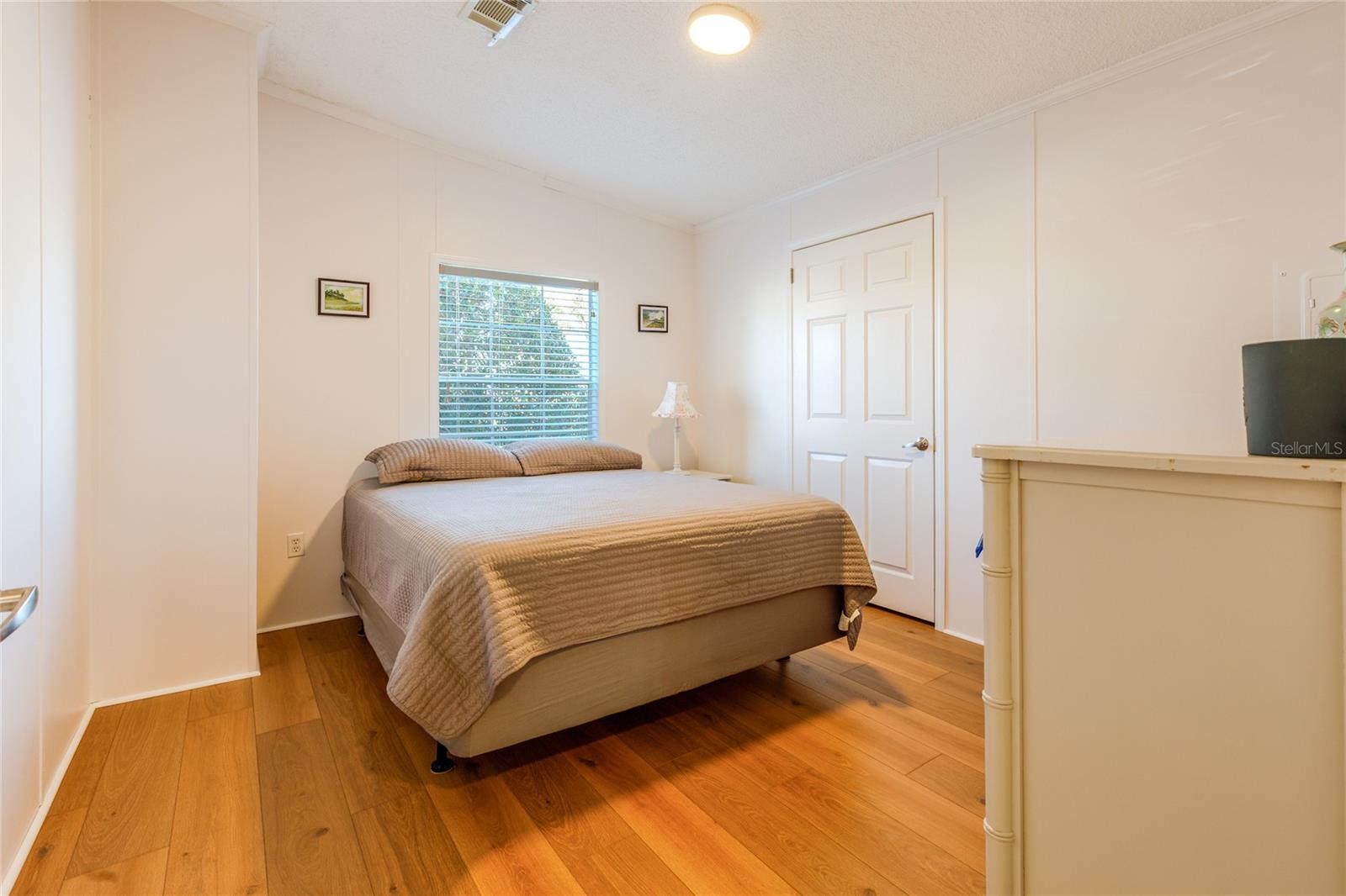 Image 24 of 42 For 2100 Kings Highway 493