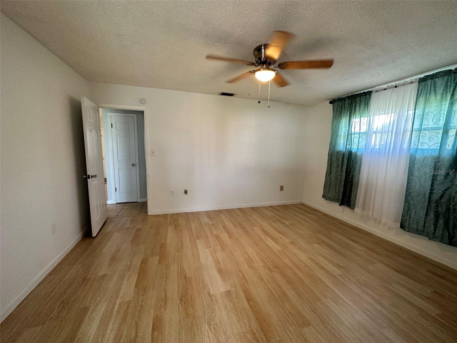 Image 8 of 15 For 749 Hartford Drive Nw