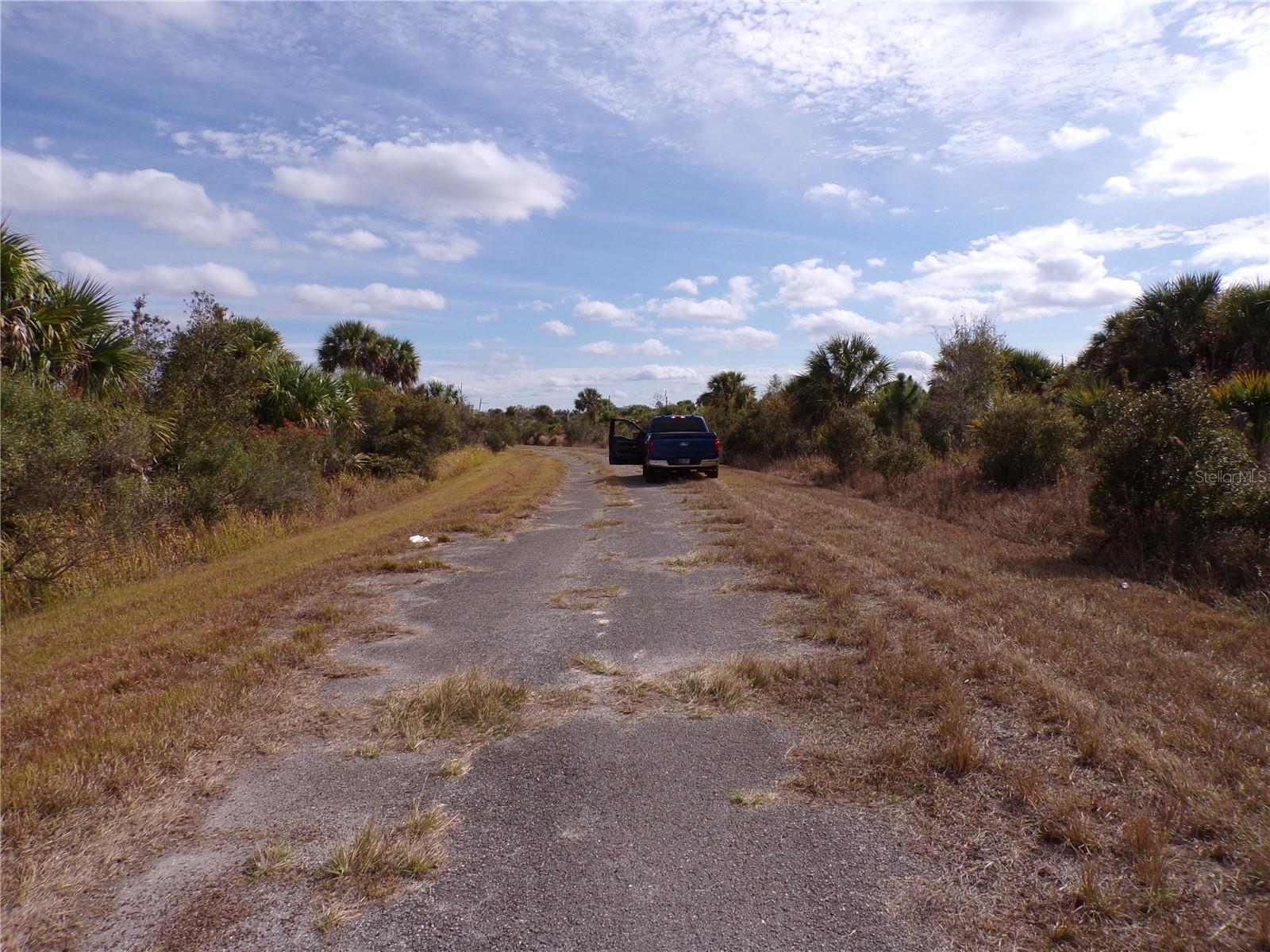 Listing photo id 7 for Magellan Street