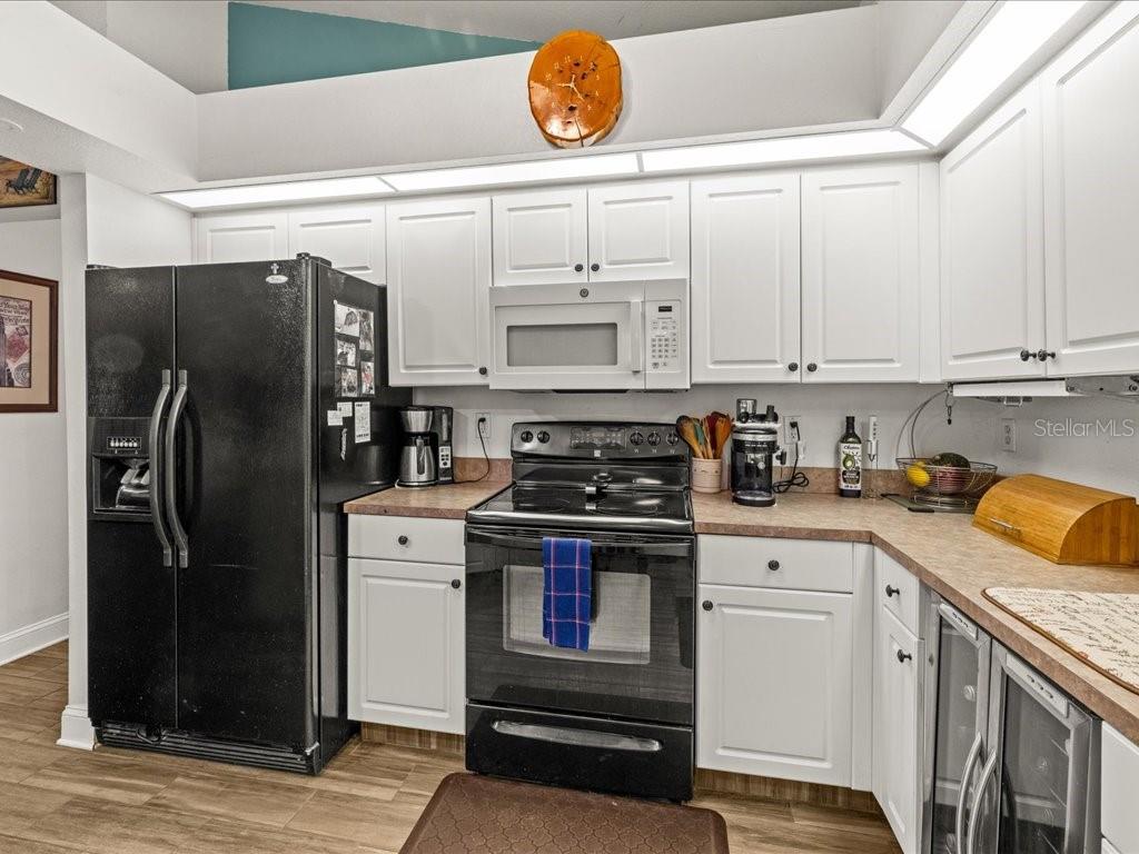 Listing photo id 9 for 1209 25th Place