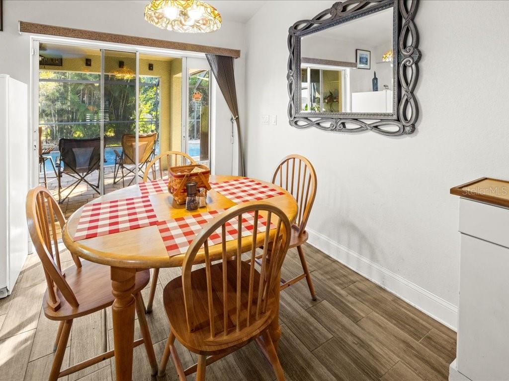 Listing photo id 12 for 1209 25th Place