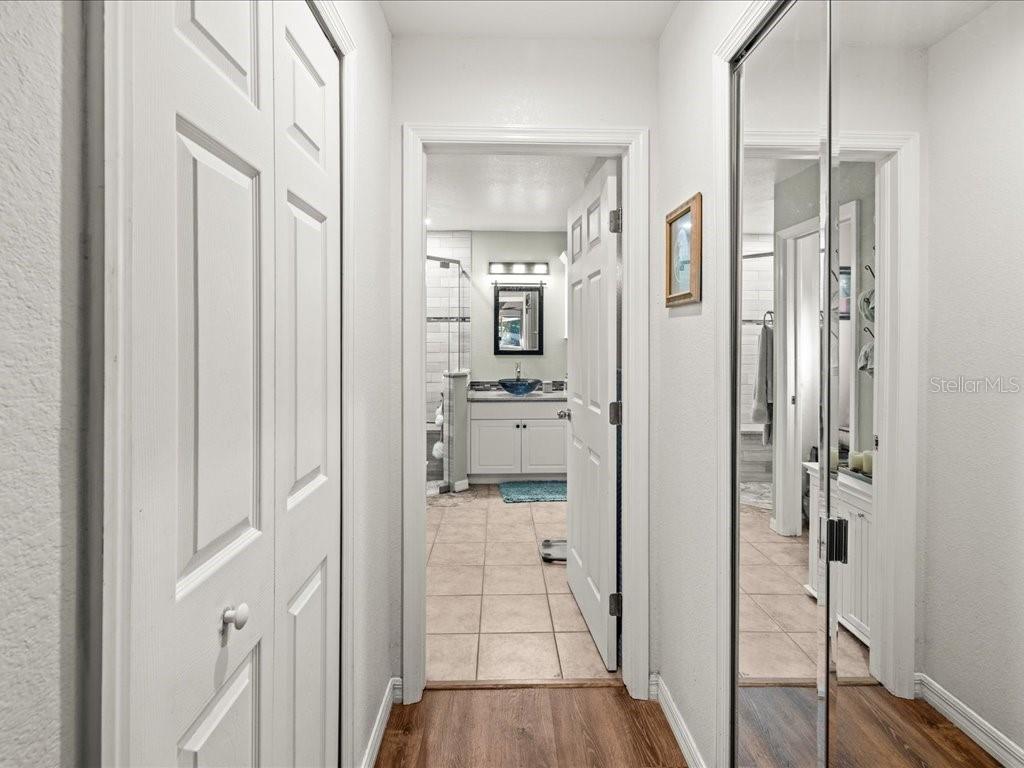 Listing photo id 15 for 1209 25th Place