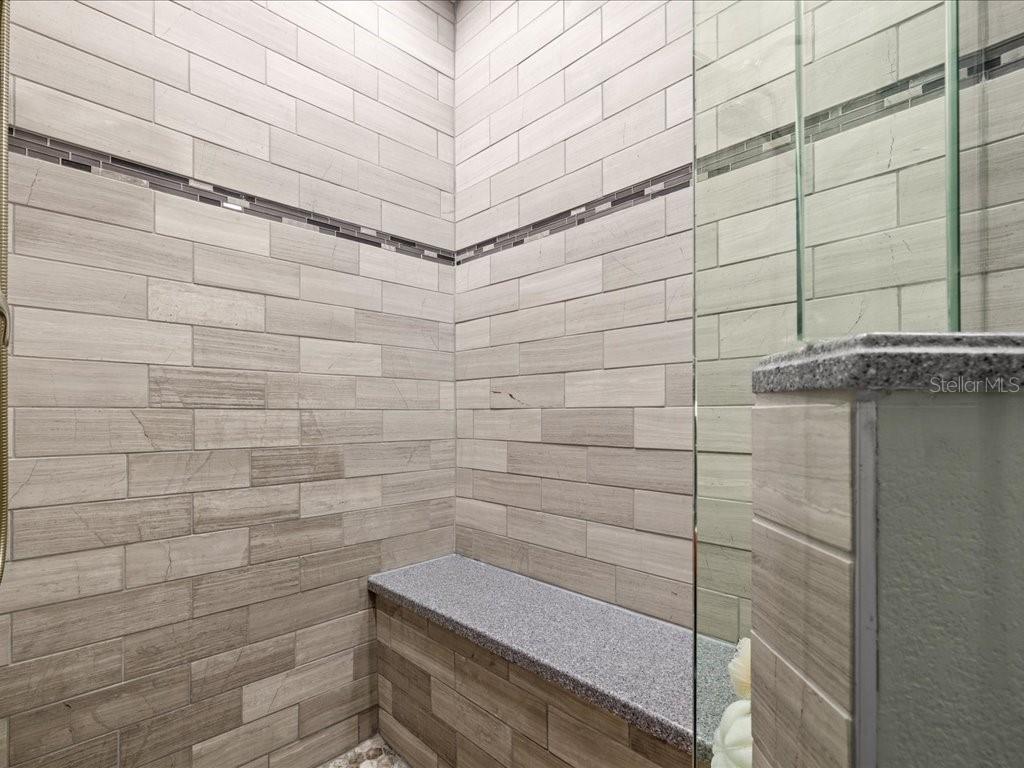 Listing photo id 19 for 1209 25th Place