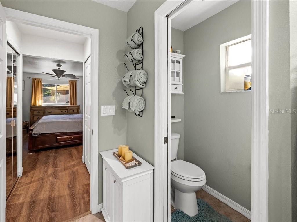 Listing photo id 20 for 1209 25th Place