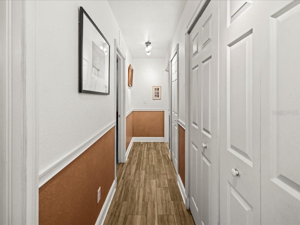 Listing photo id 21 for 1209 25th Place