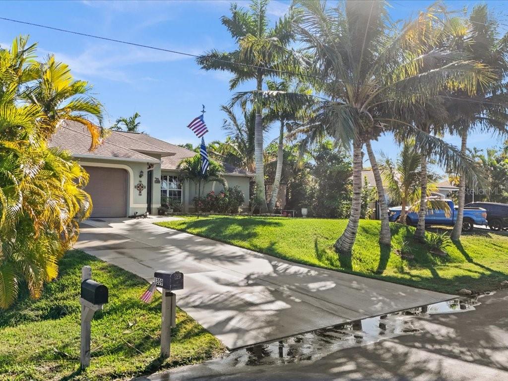 Listing photo id 1 for 1209 25th Place