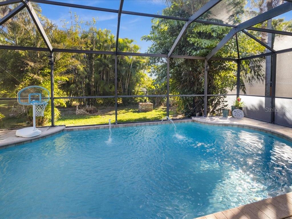 Listing photo id 30 for 1209 25th Place