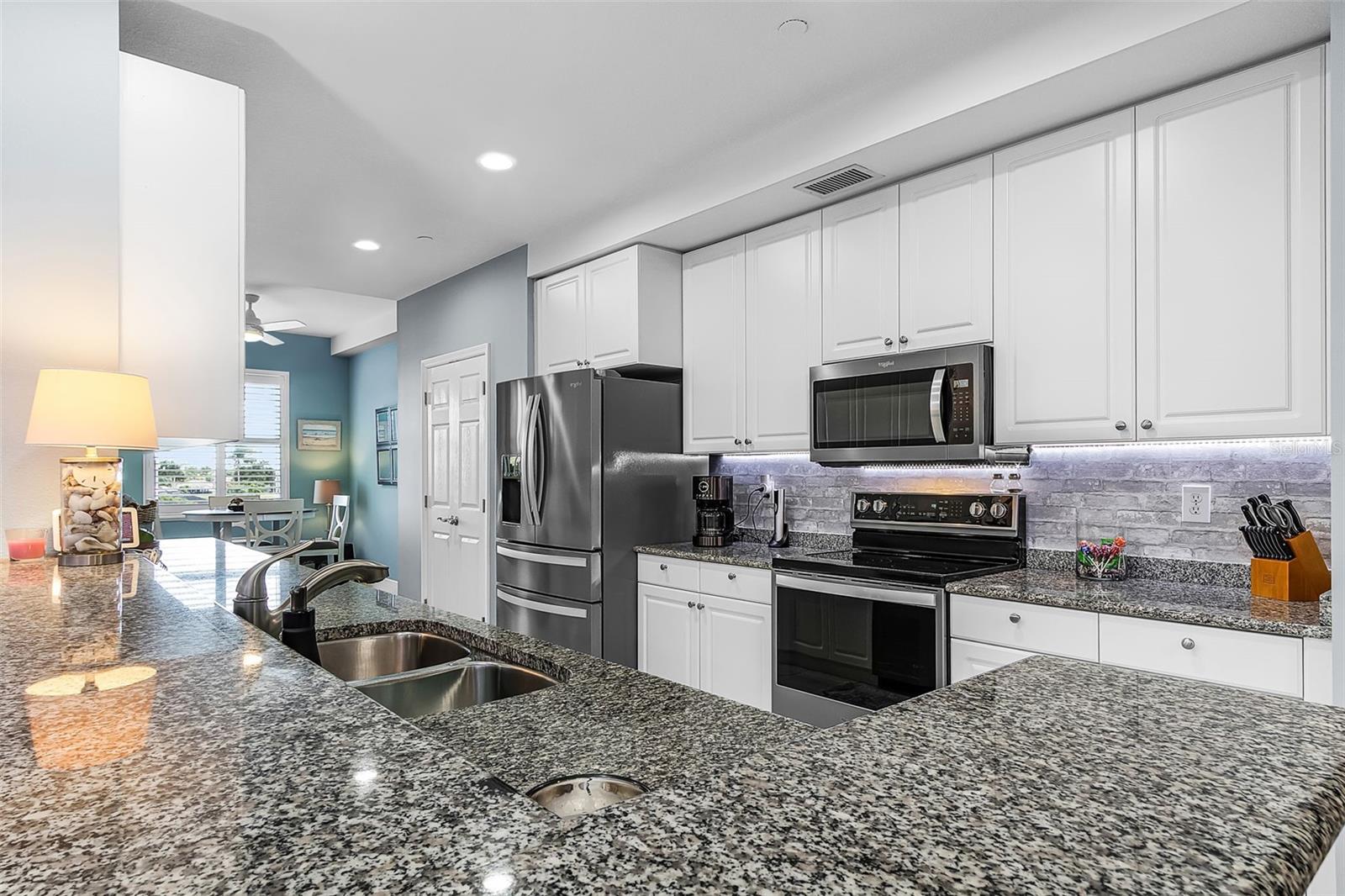 Image 9 of 55 For 24399 Baltic Avenue 202