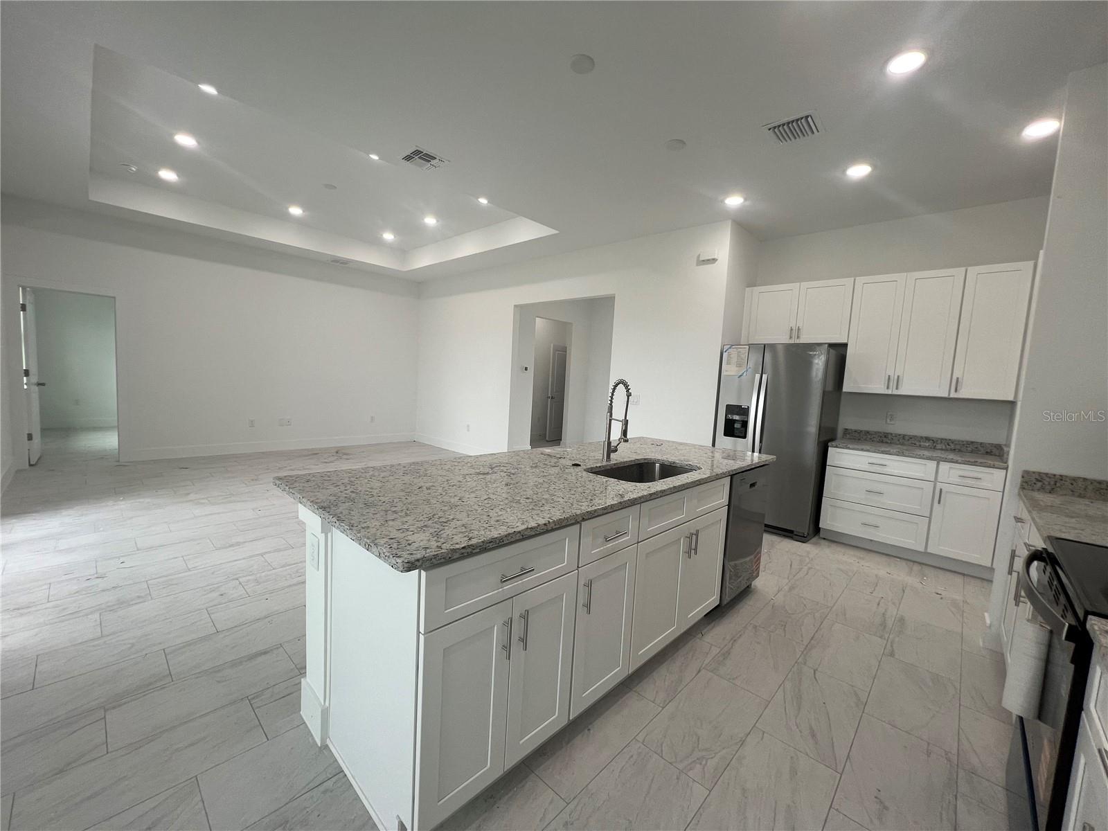 Image 11 of 34 For 52 Brig Circle E