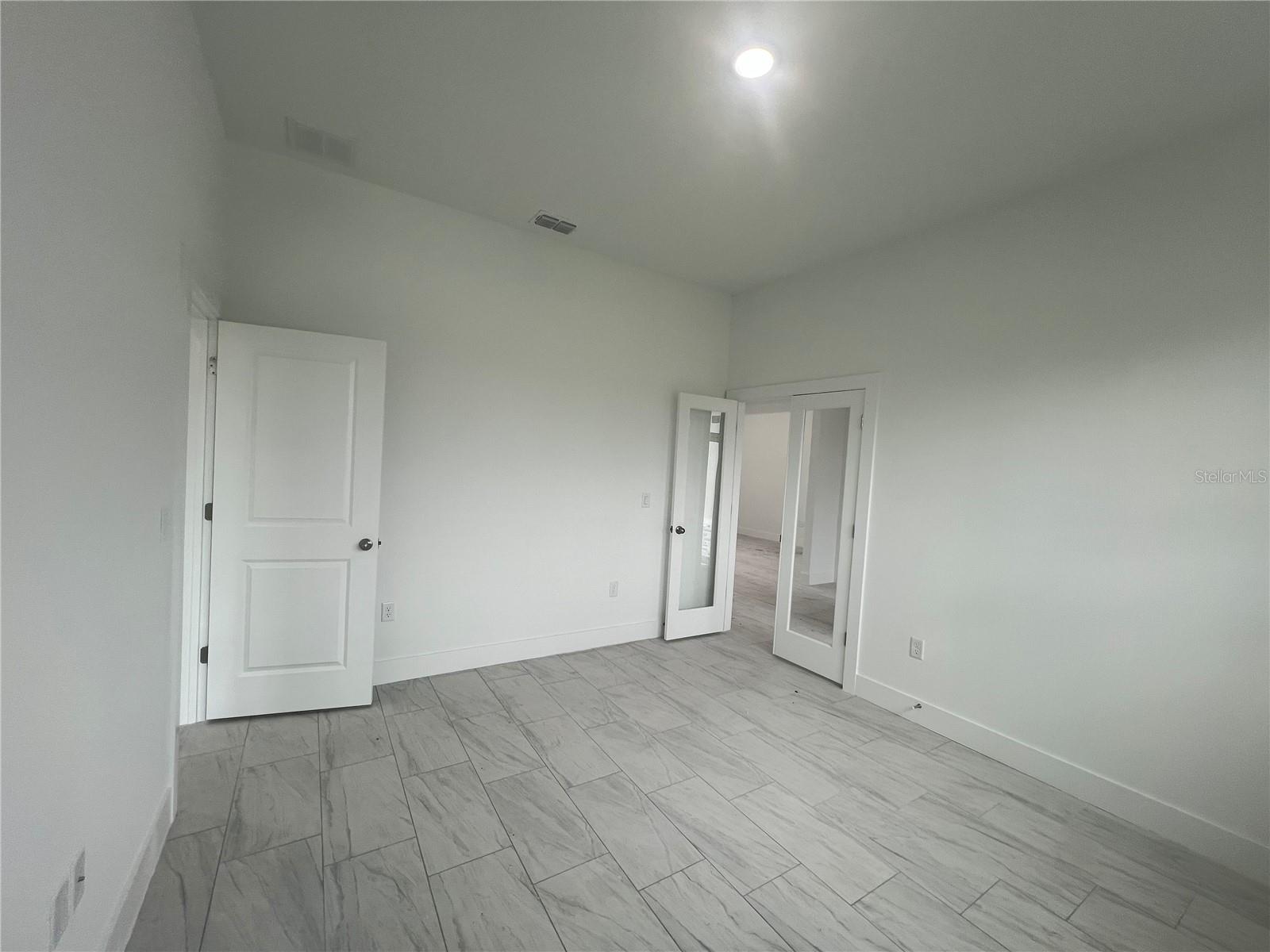 Image 15 of 34 For 52 Brig Circle E