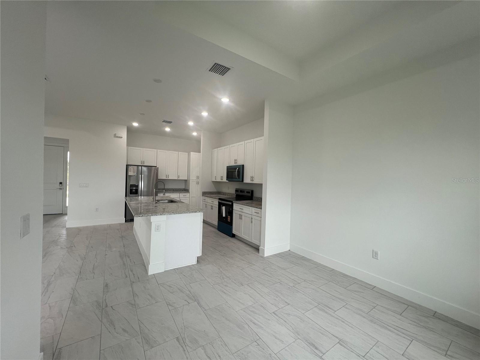 Image 9 of 34 For 52 Brig Circle E