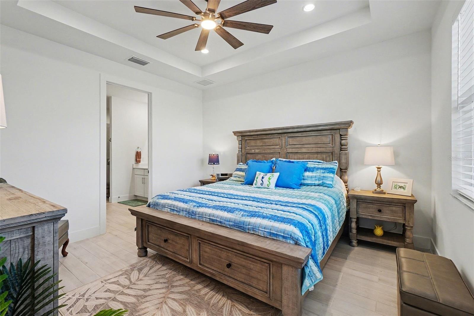 Listing photo id 11 for 44303 Panther Drive