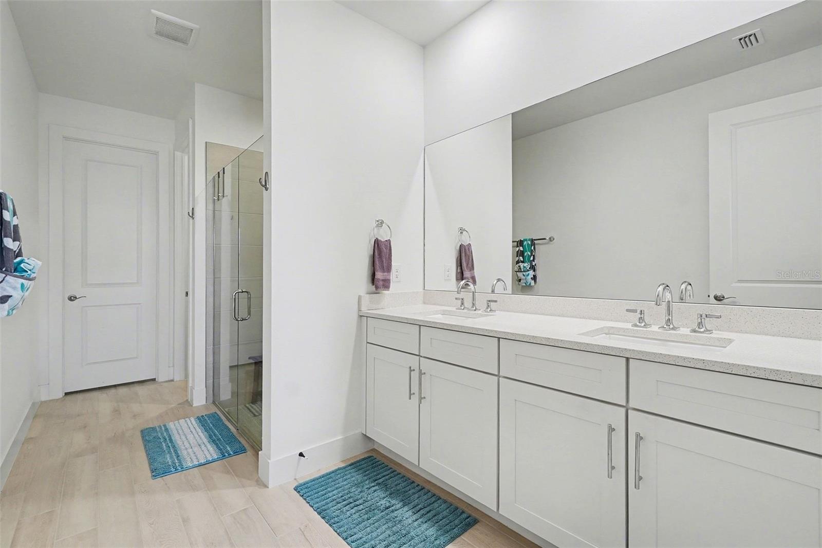 Listing photo id 13 for 44303 Panther Drive