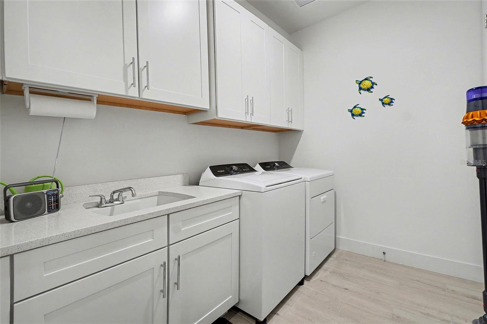 Listing photo id 16 for 44303 Panther Drive