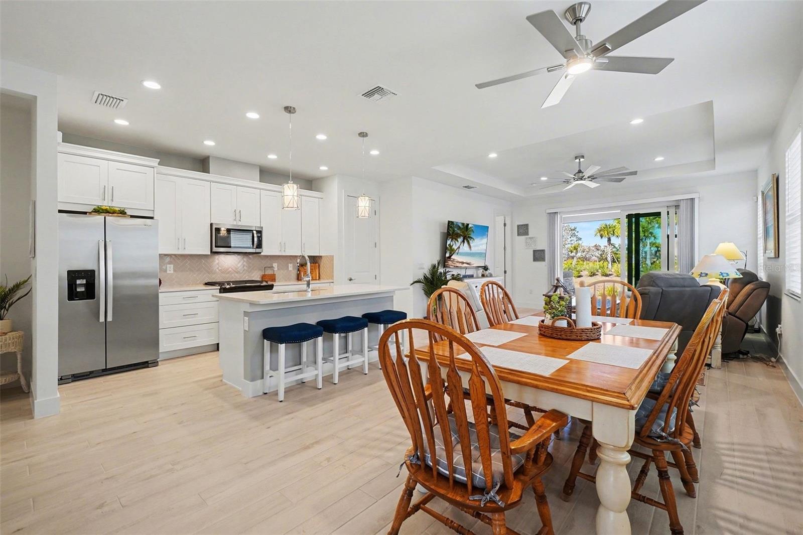 Listing photo id 2 for 44303 Panther Drive