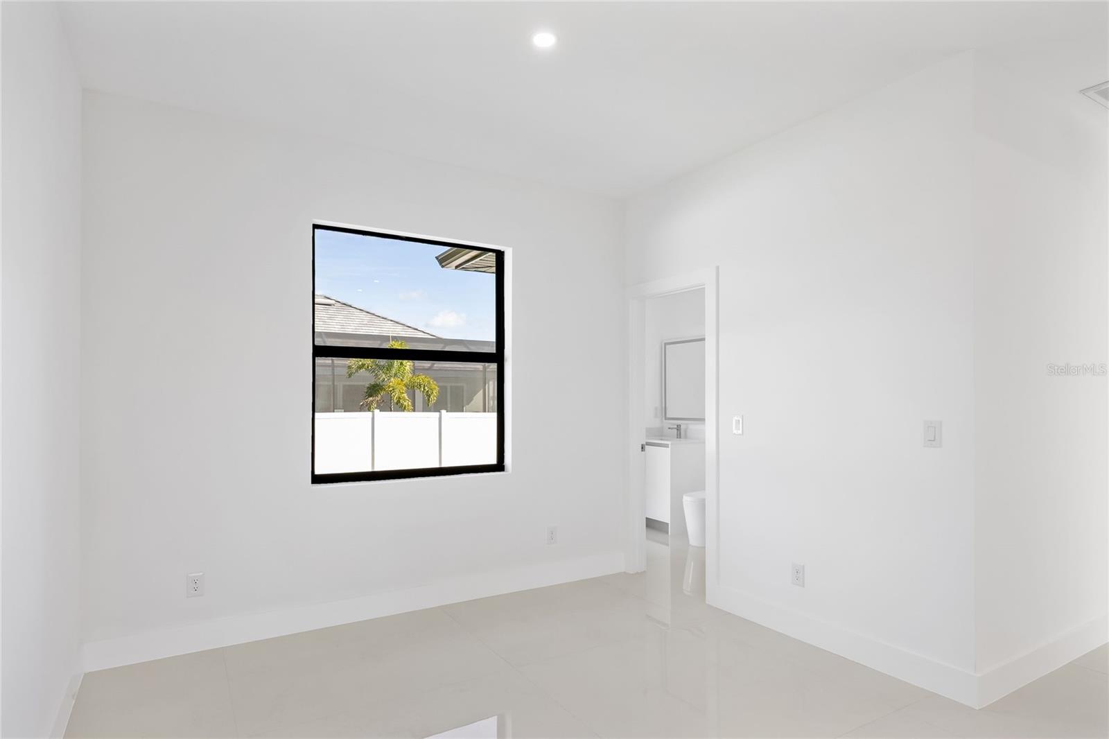 Image 15 of 41 For 14284 Ingraham Boulevard