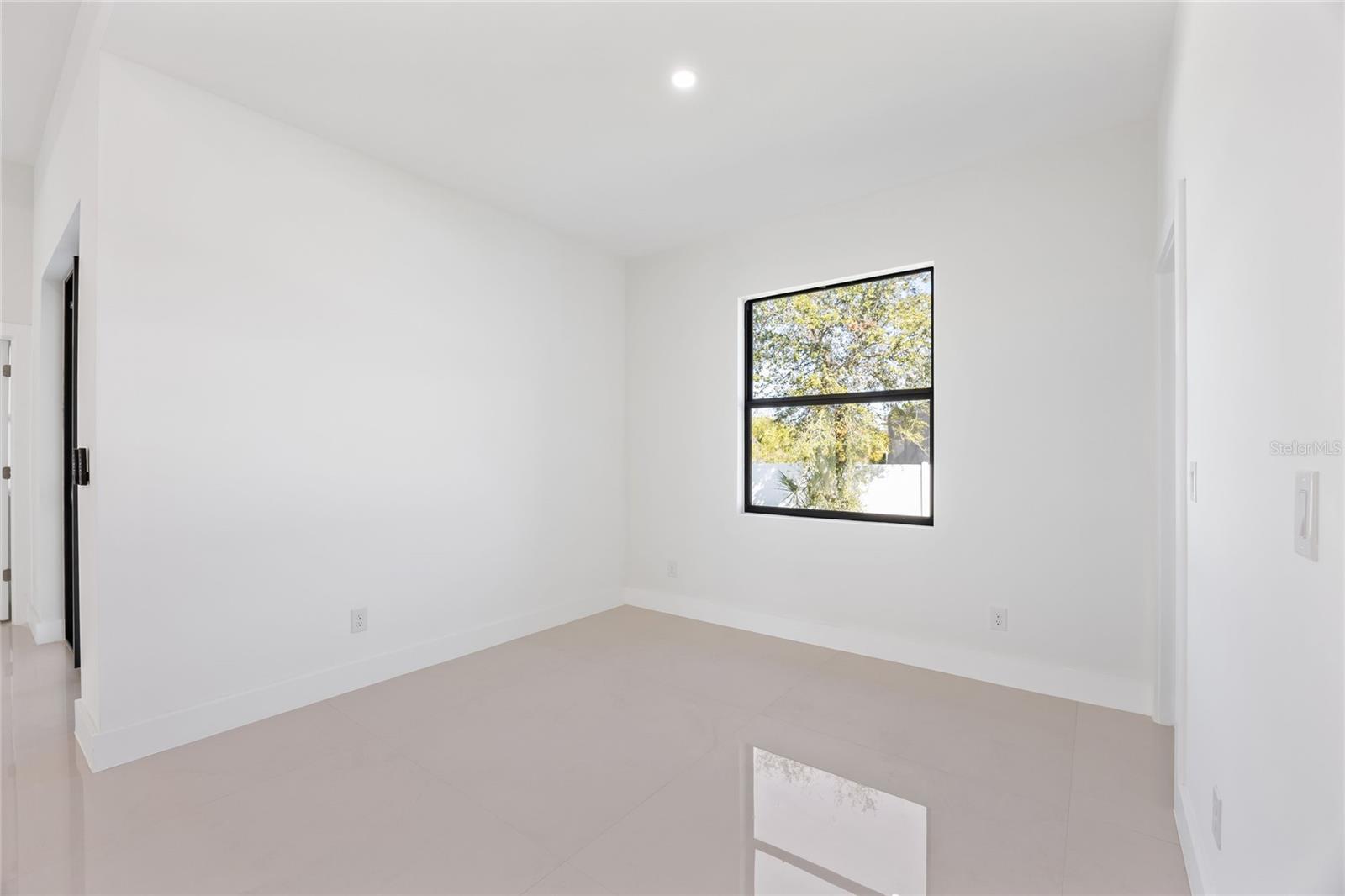 Image 30 of 41 For 14284 Ingraham Boulevard