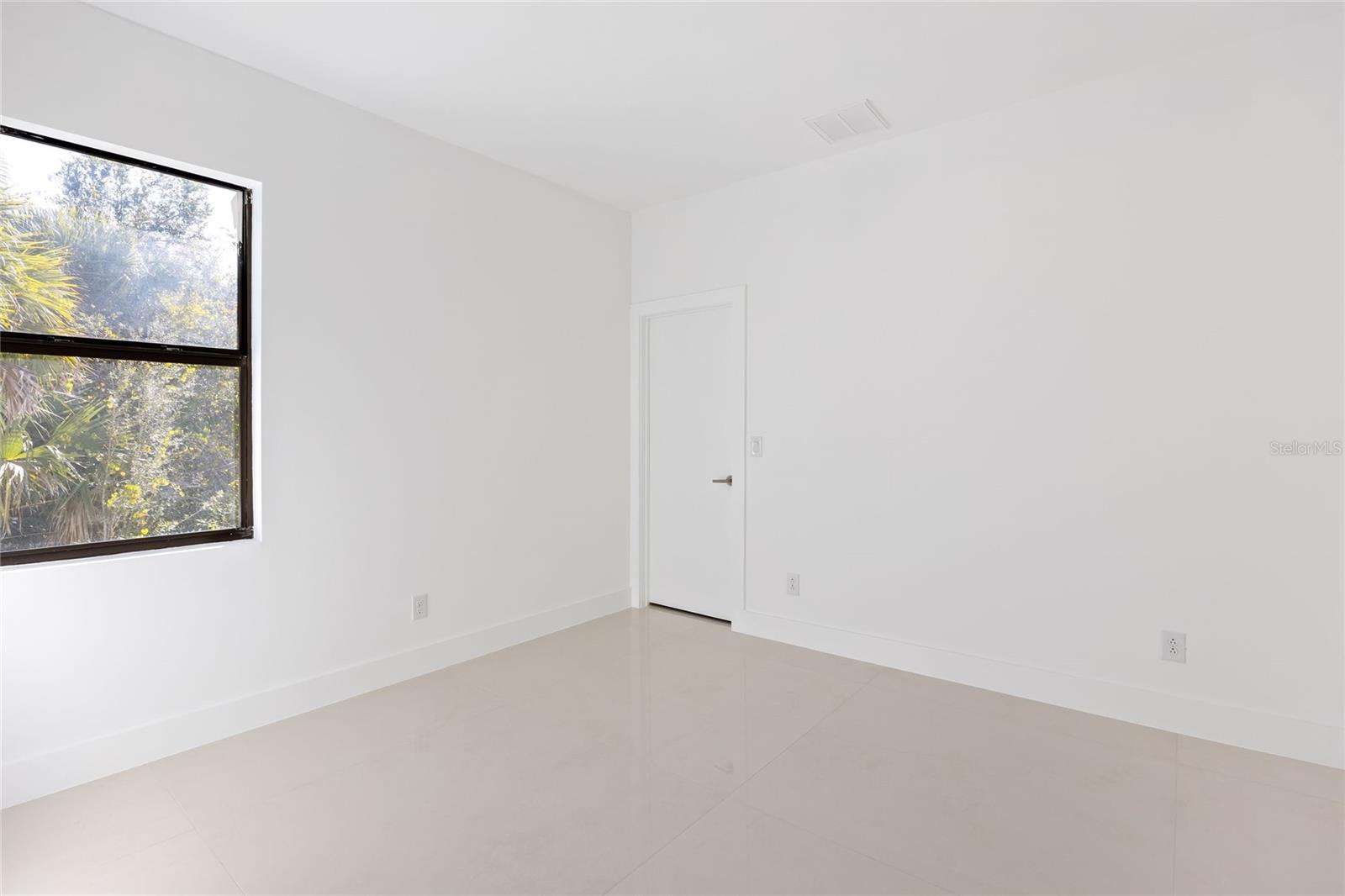 Image 33 of 41 For 14284 Ingraham Boulevard