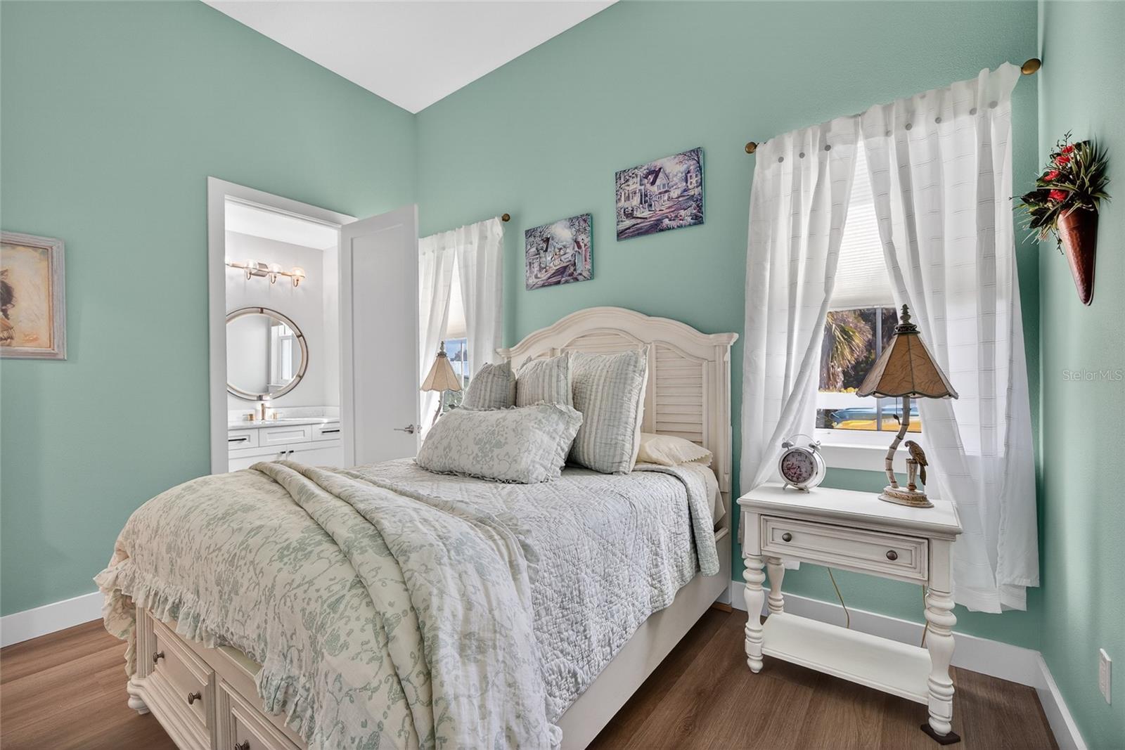 Image 29 of 67 For 28991 Smugglers Lane