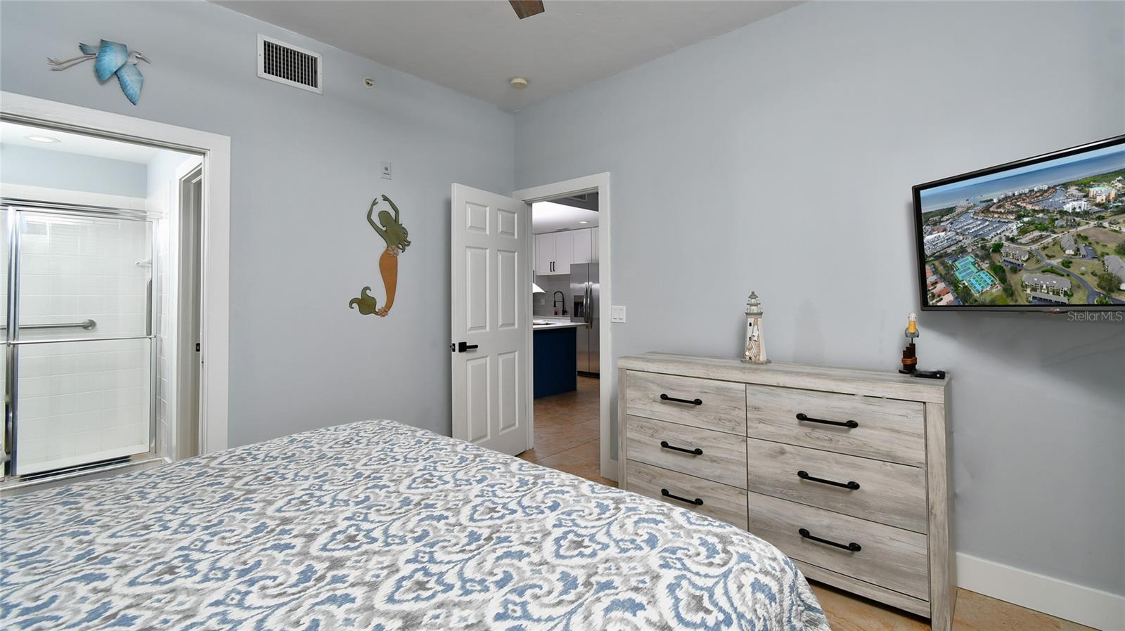 Image 17 of 29 For 2090 Matecumbe Key Road 1308