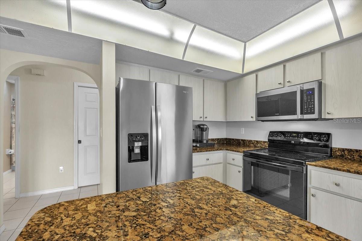 Image 21 of 81 For 272 Broadmoor Lane