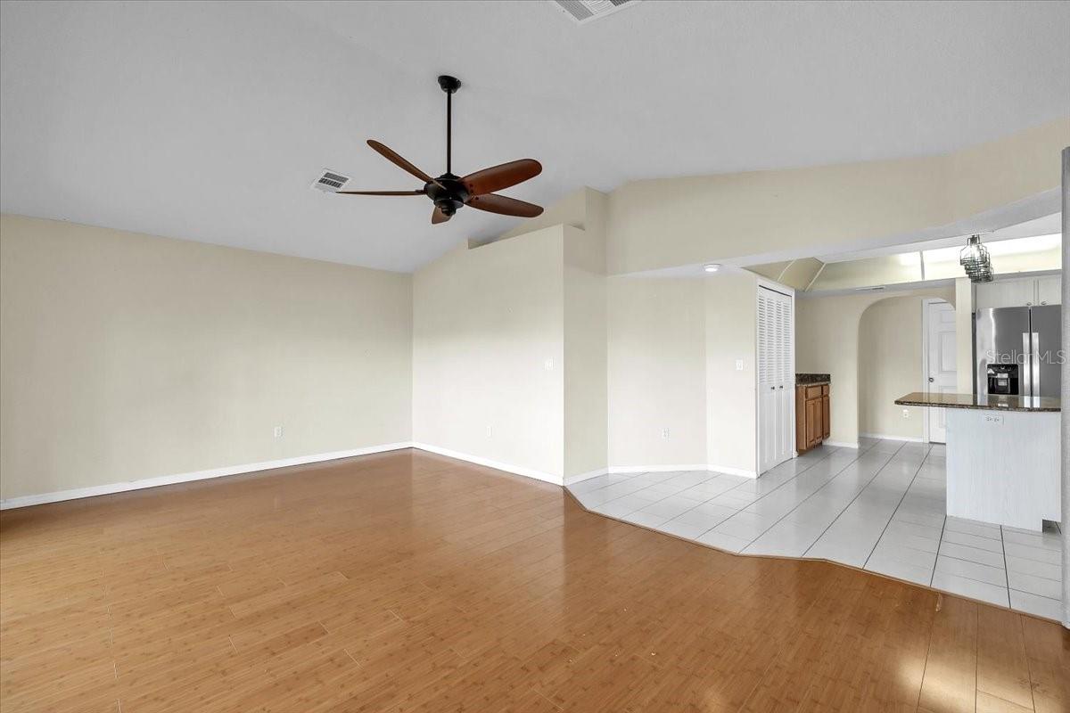 Image 25 of 81 For 272 Broadmoor Lane