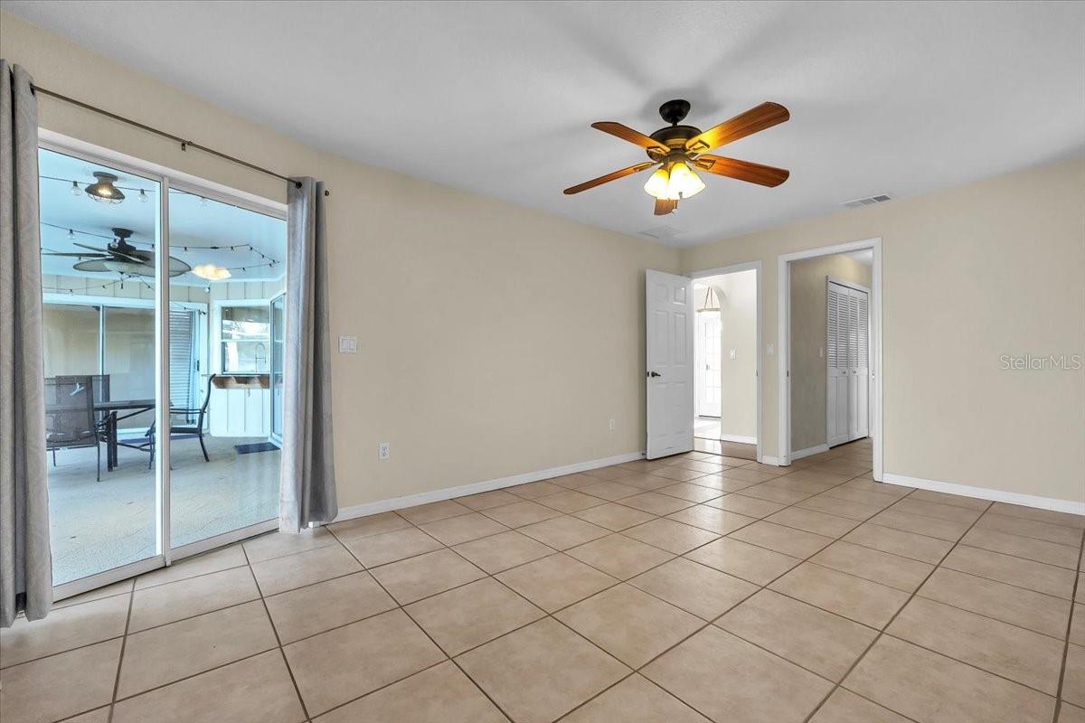 Image 33 of 81 For 272 Broadmoor Lane