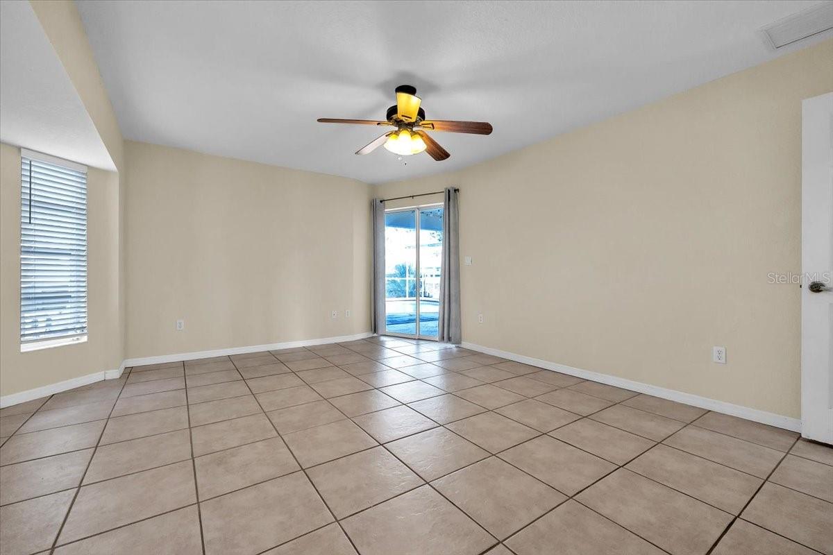 Image 34 of 81 For 272 Broadmoor Lane