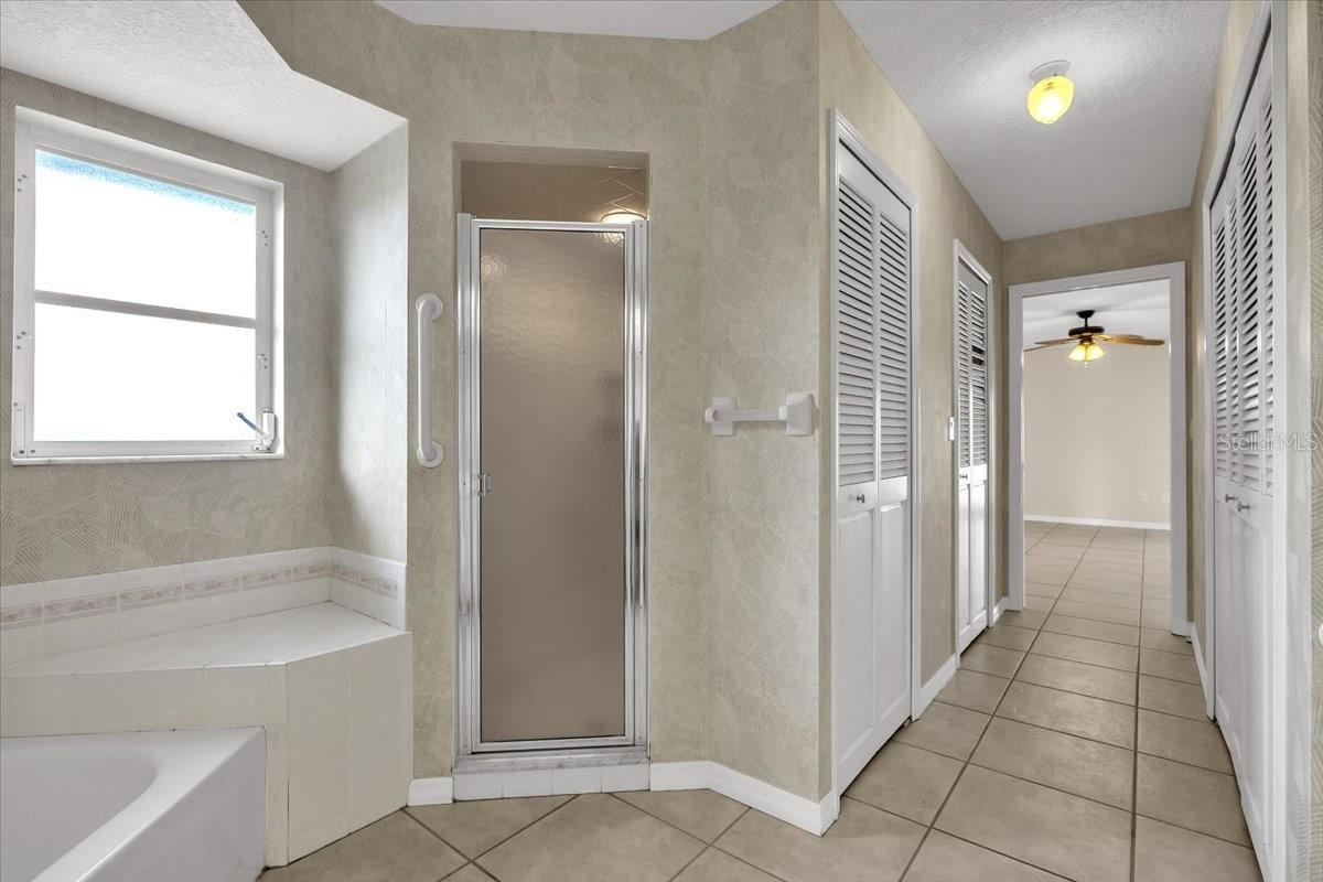 Image 39 of 81 For 272 Broadmoor Lane