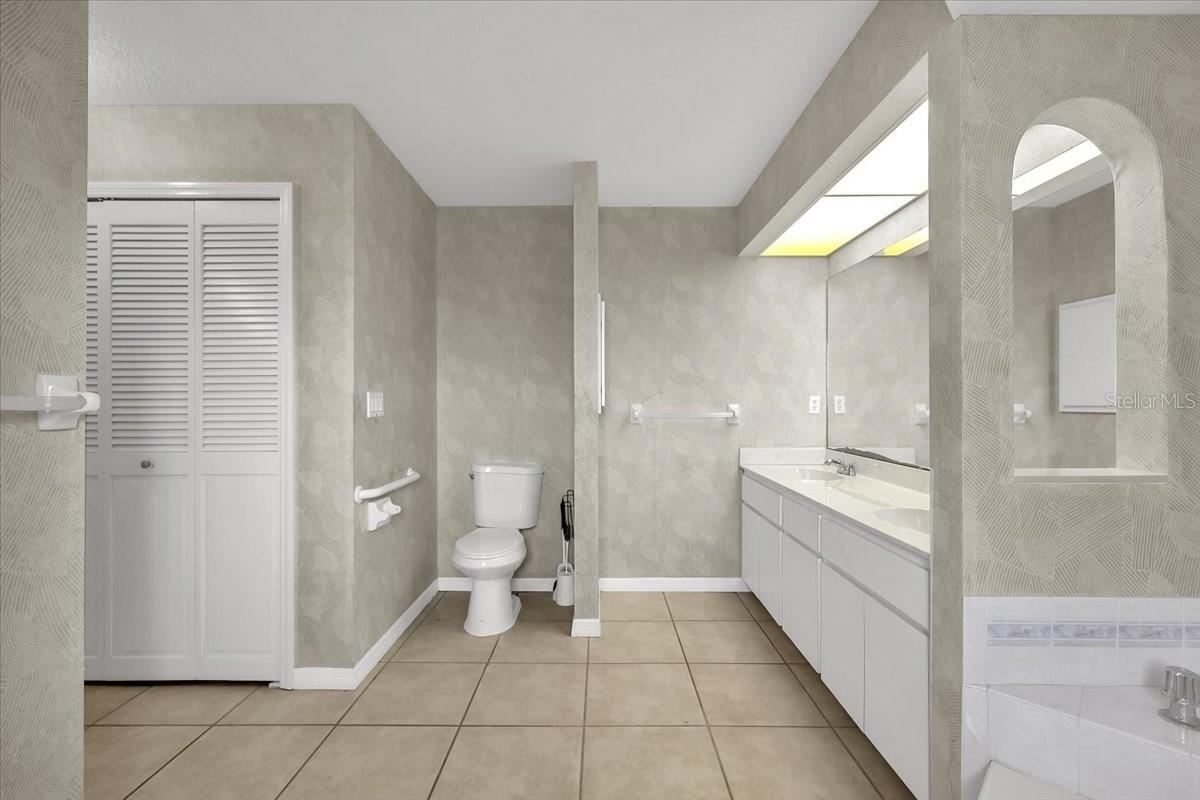 Image 40 of 81 For 272 Broadmoor Lane